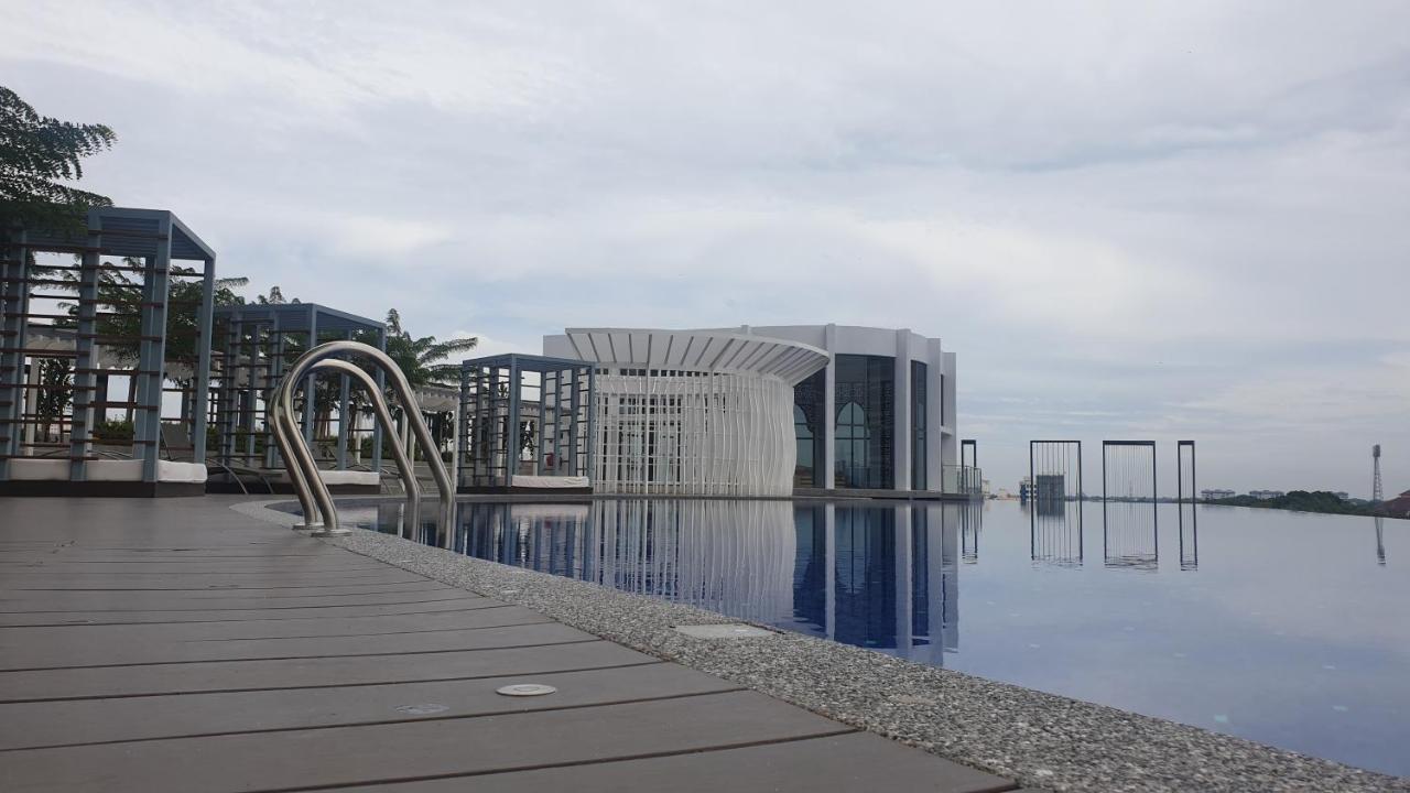 Prestige Troika Luxury Stay Kota Bahru Luaran gambar